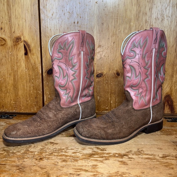 Cowboy Boots - Picture 2 of 5